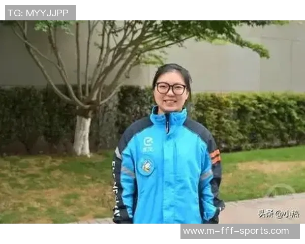 李娜在足球领域的崭露头角与她的运动精神如何激励年轻一代